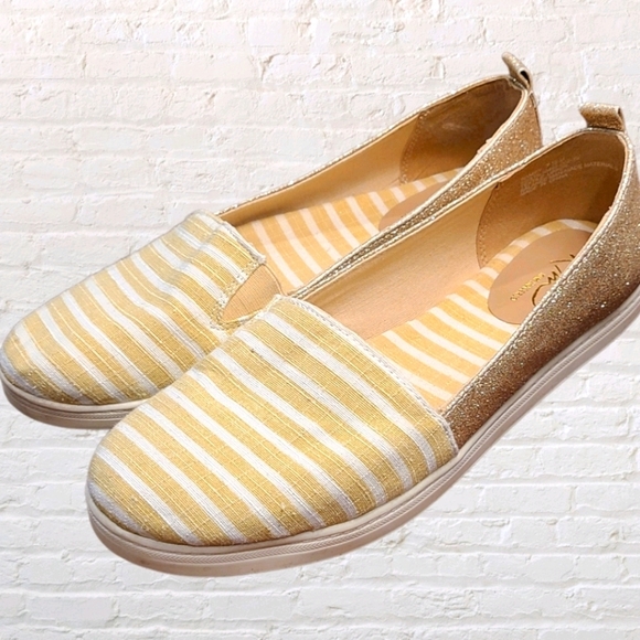 Women Ramsy Slip-On Flats Yellow Gold Canvas Round Toe Casual Shoes - Picture 1 of 8